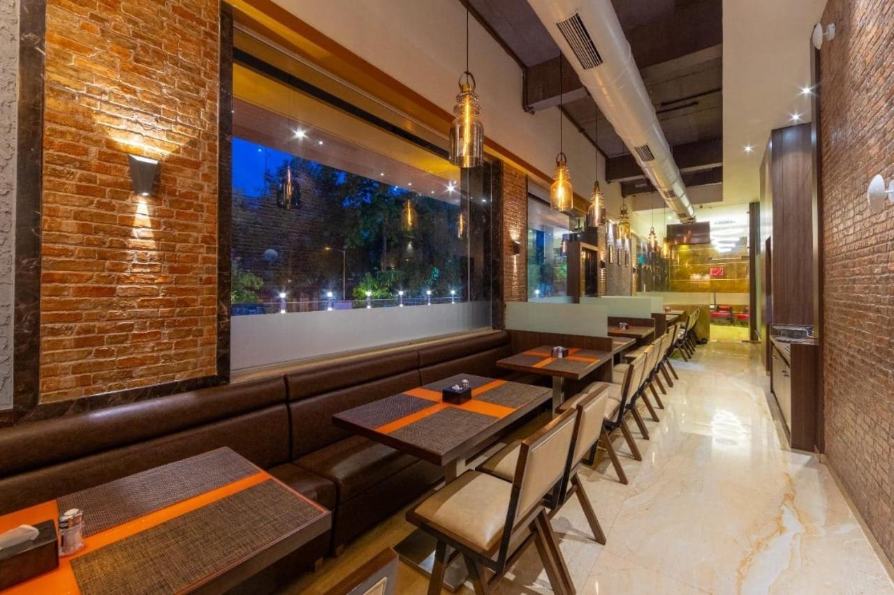 Hotel Laxvas Thane Exterior foto